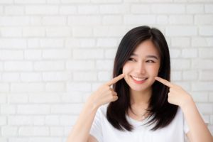 Woman with bright smile.